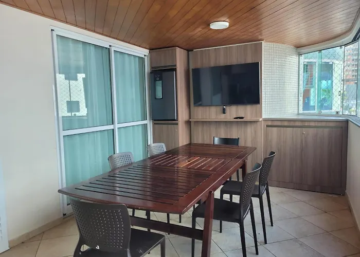 Apartamento 210M com Terraço 3 Quartos 150m do Mar