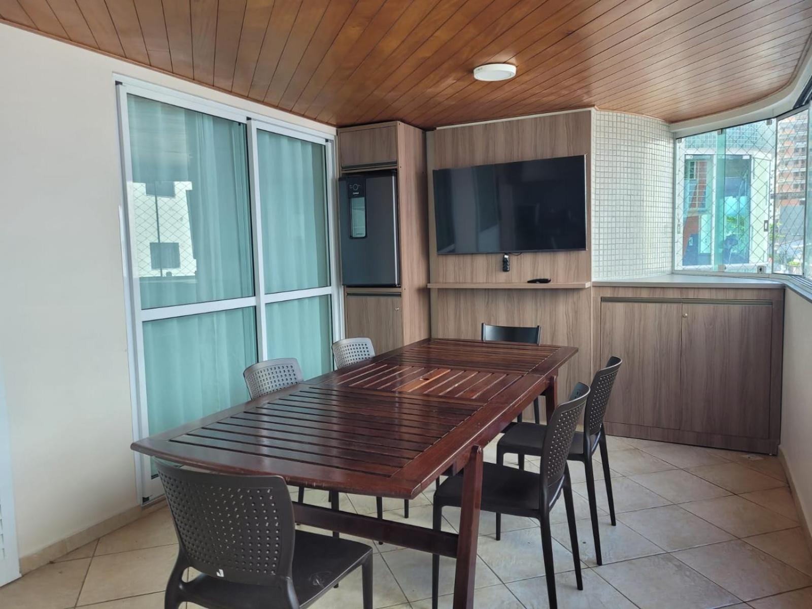Apartamento Diferenciado - 210m Privativos, Terraco - Cervejeira - 3 Quartos - 2 Banheiros *