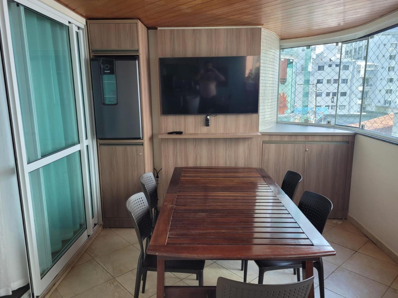 Diferenciado - 210m Privativos, Terraco - Cervejeira - 3 Quartos - 2 Banheiros Apartamento *